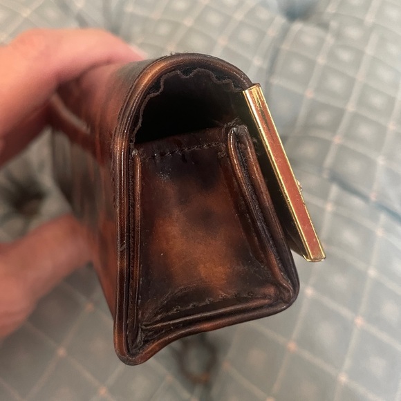 Tory Burch Brown Tortoiseshell Eyeglass Case with Gold Trim - Picture 4 of 9